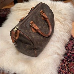 Louis Vuitton Speedy